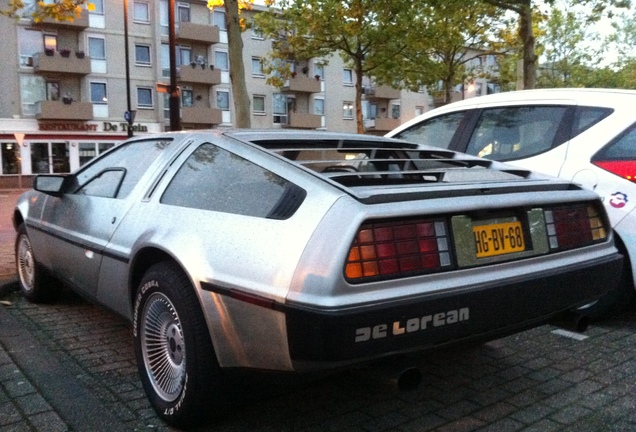 DeLorean DMC-12