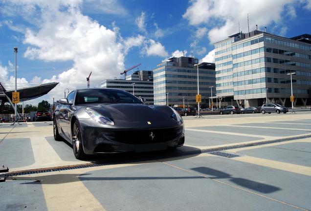 Ferrari FF