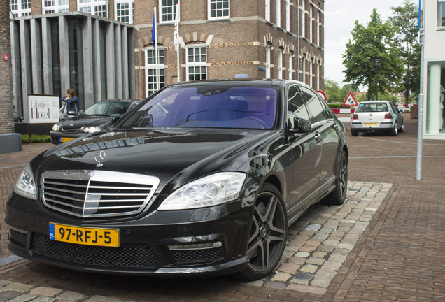 Mercedes-Benz S 63 AMG W221 2011