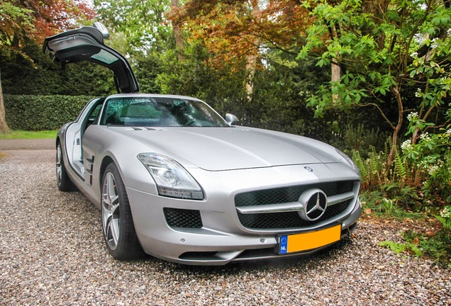 Mercedes-Benz SLS AMG