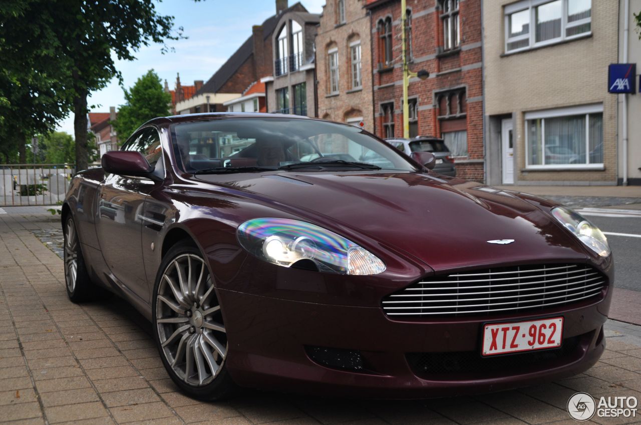 Aston Martin DB9