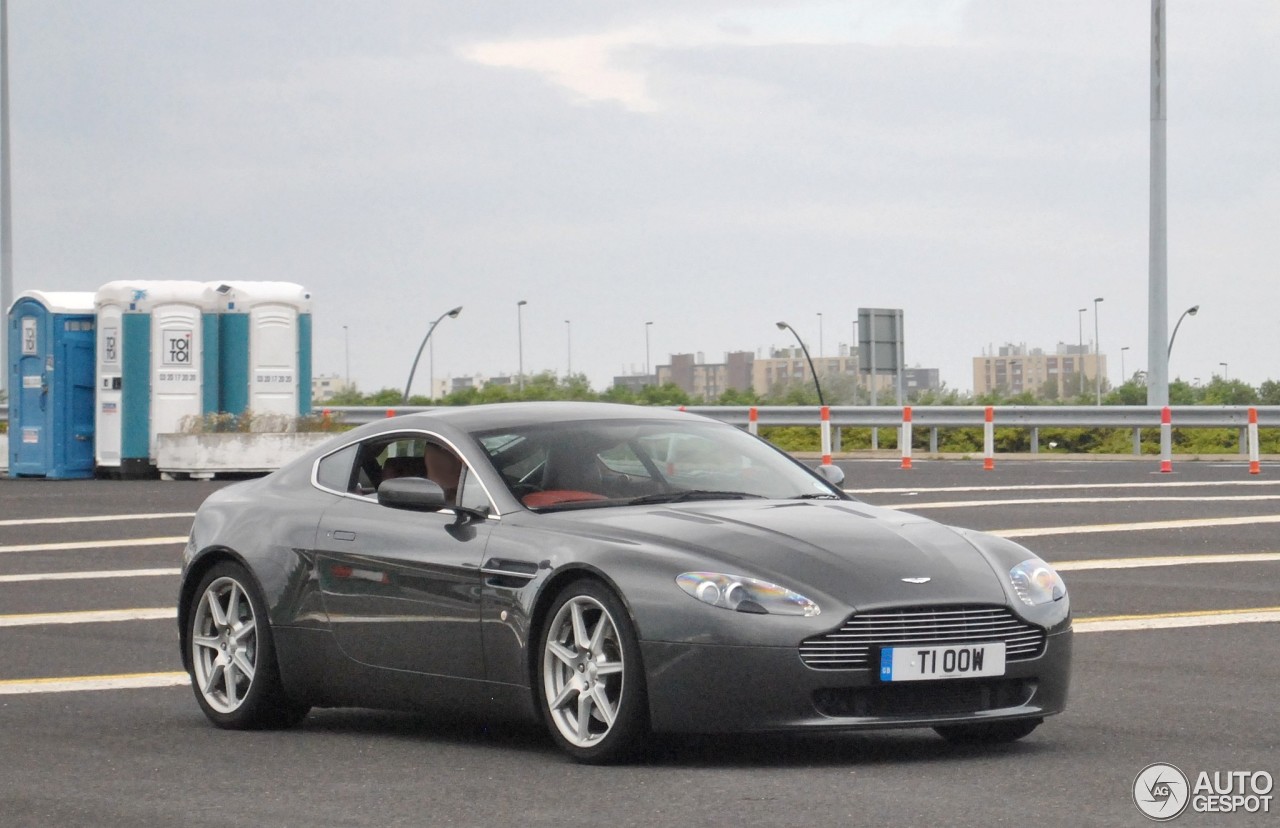 Aston Martin V8 Vantage