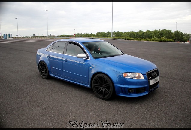 Audi RS4 Sedan