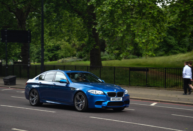 BMW M5 F10 2011