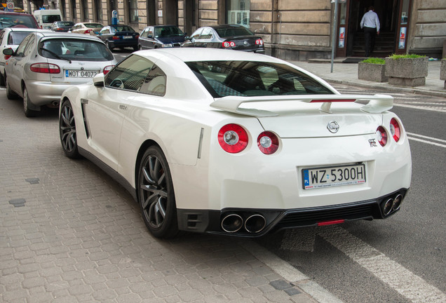 Nissan GT-R 2012