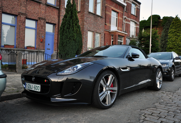 Jaguar F-TYPE S Convertible