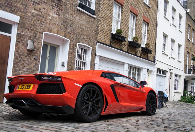 Lamborghini Aventador LP700-4