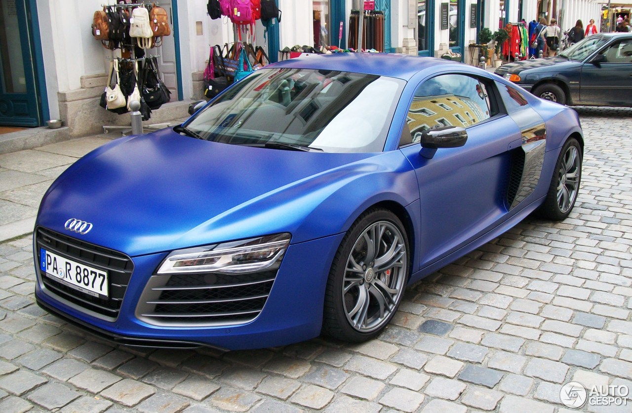 Audi R8 V10 Plus 2013