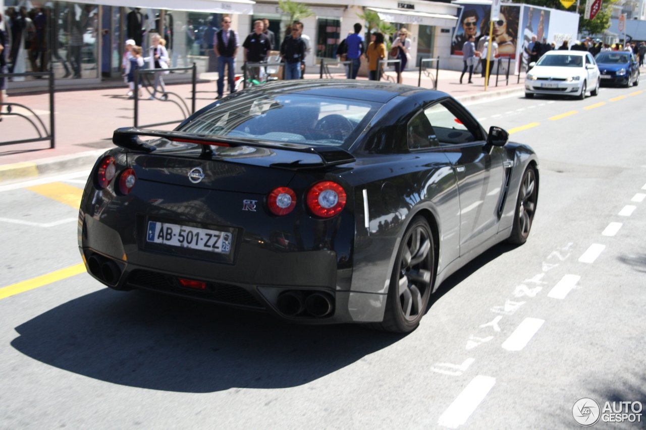 Nissan GT-R