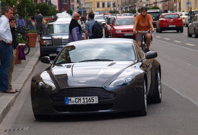 Aston Martin V8 Vantage