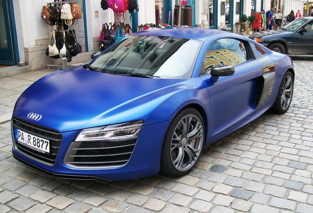 Audi R8 V10 Plus 2013