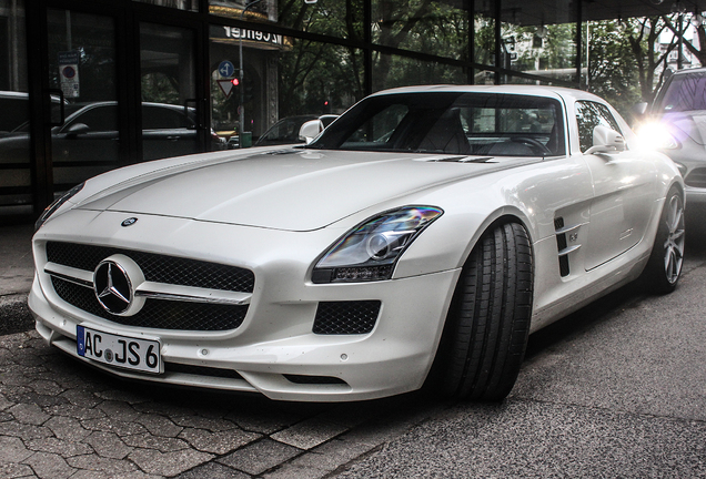 Mercedes-Benz SLS AMG