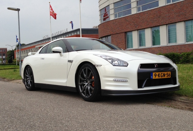 Nissan GT-R 2012