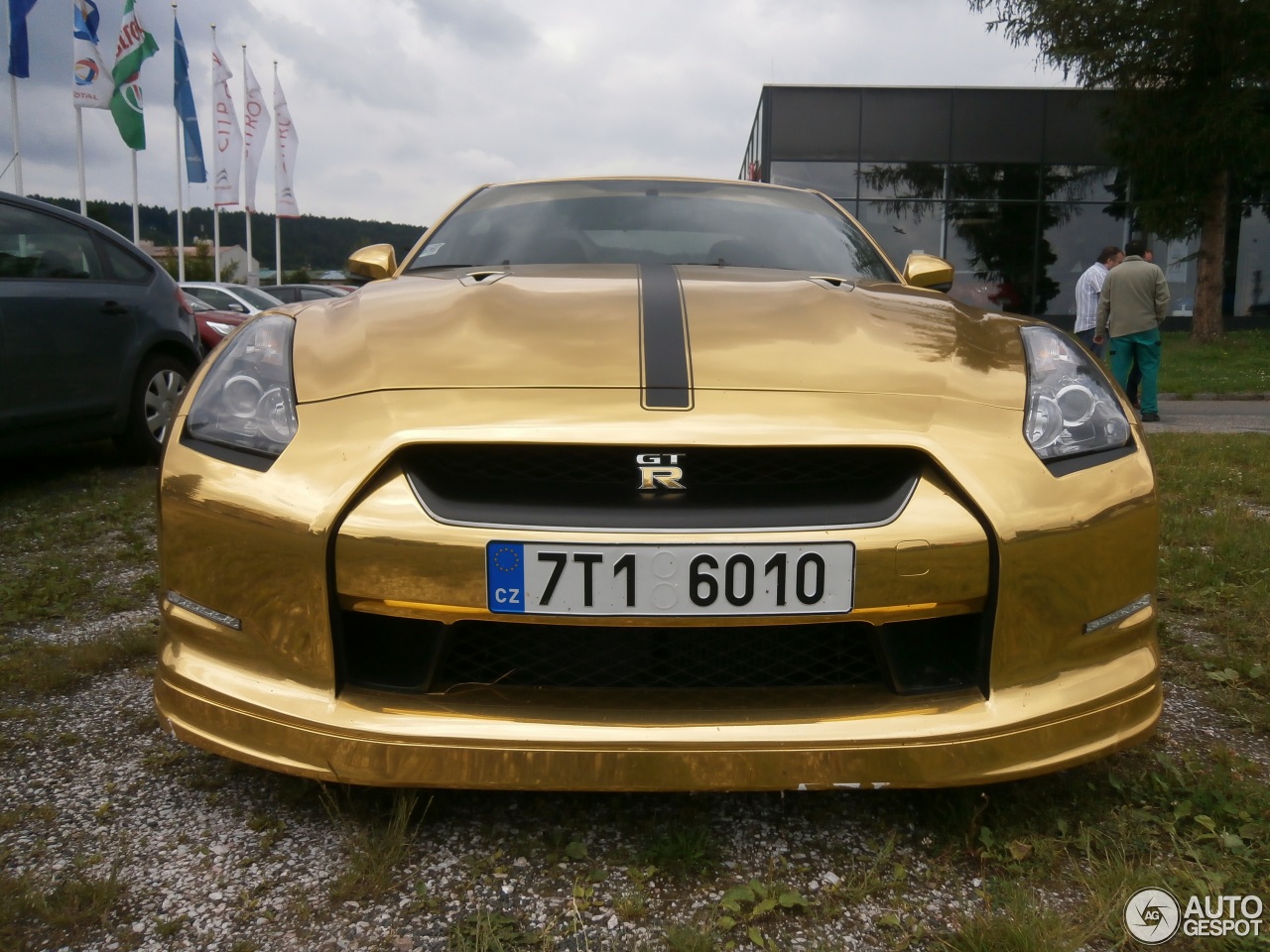 Nissan GT-R