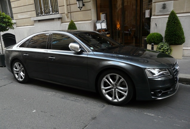 Audi S8 D4