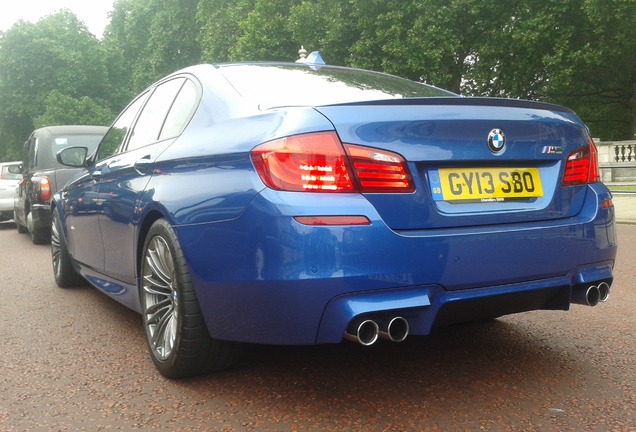 BMW M5 F10 2011