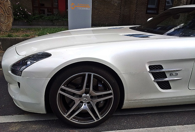 Mercedes-Benz SLS AMG