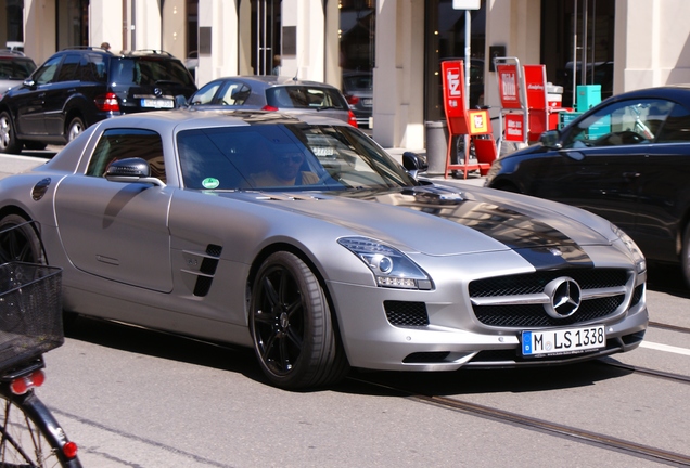 Mercedes-Benz SLS AMG