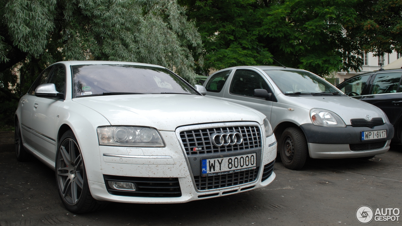 Audi S8 D3