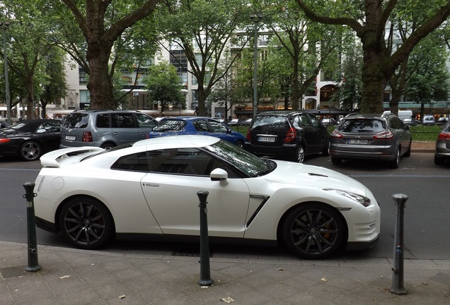 Nissan GT-R 2012