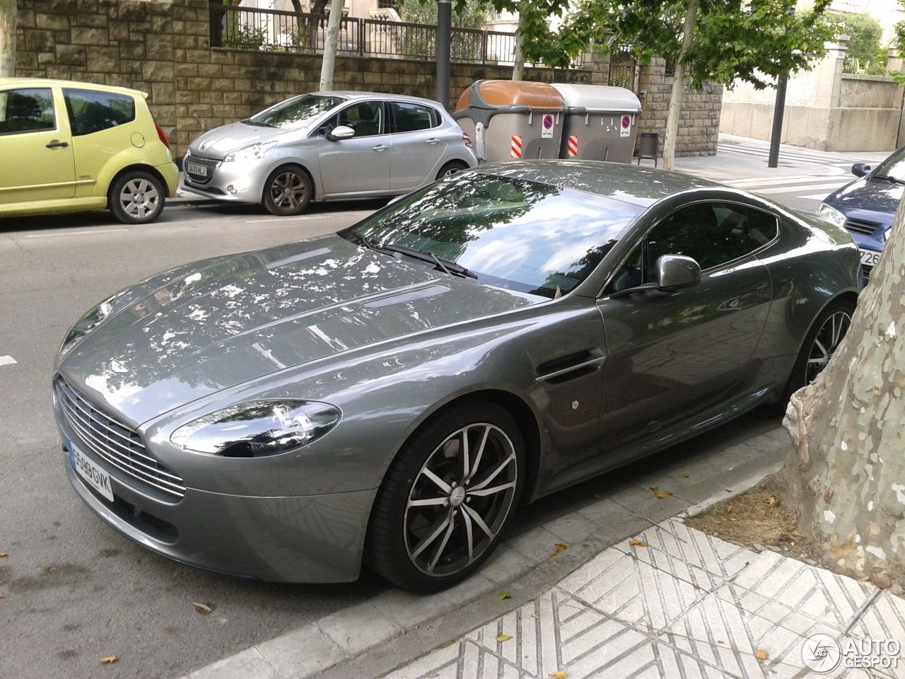 Aston Martin V8 Vantage