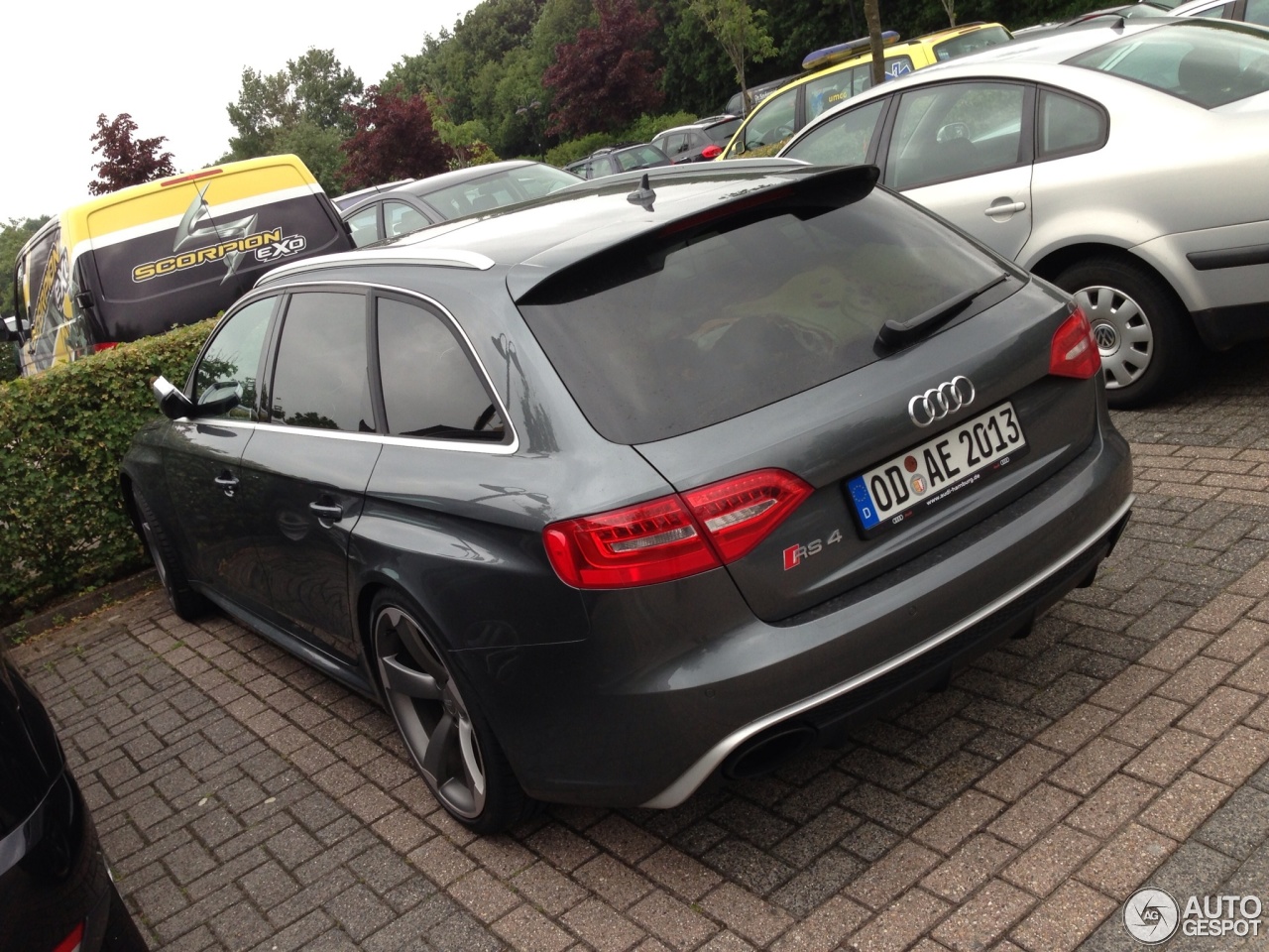 Audi RS4 Avant B8