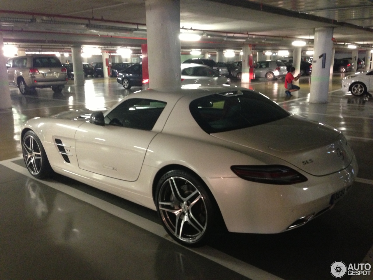 Mercedes-Benz SLS AMG