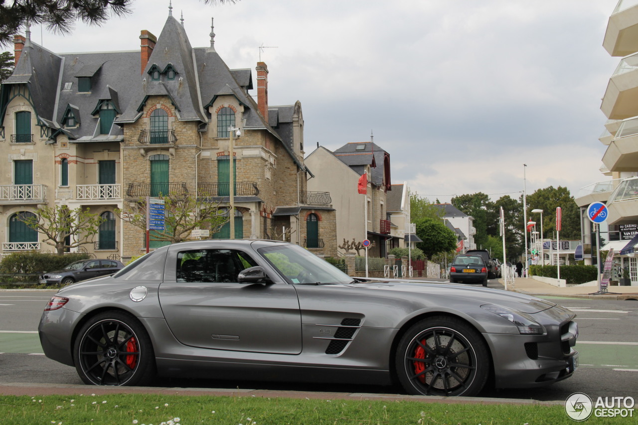 Mercedes-Benz SLS AMG