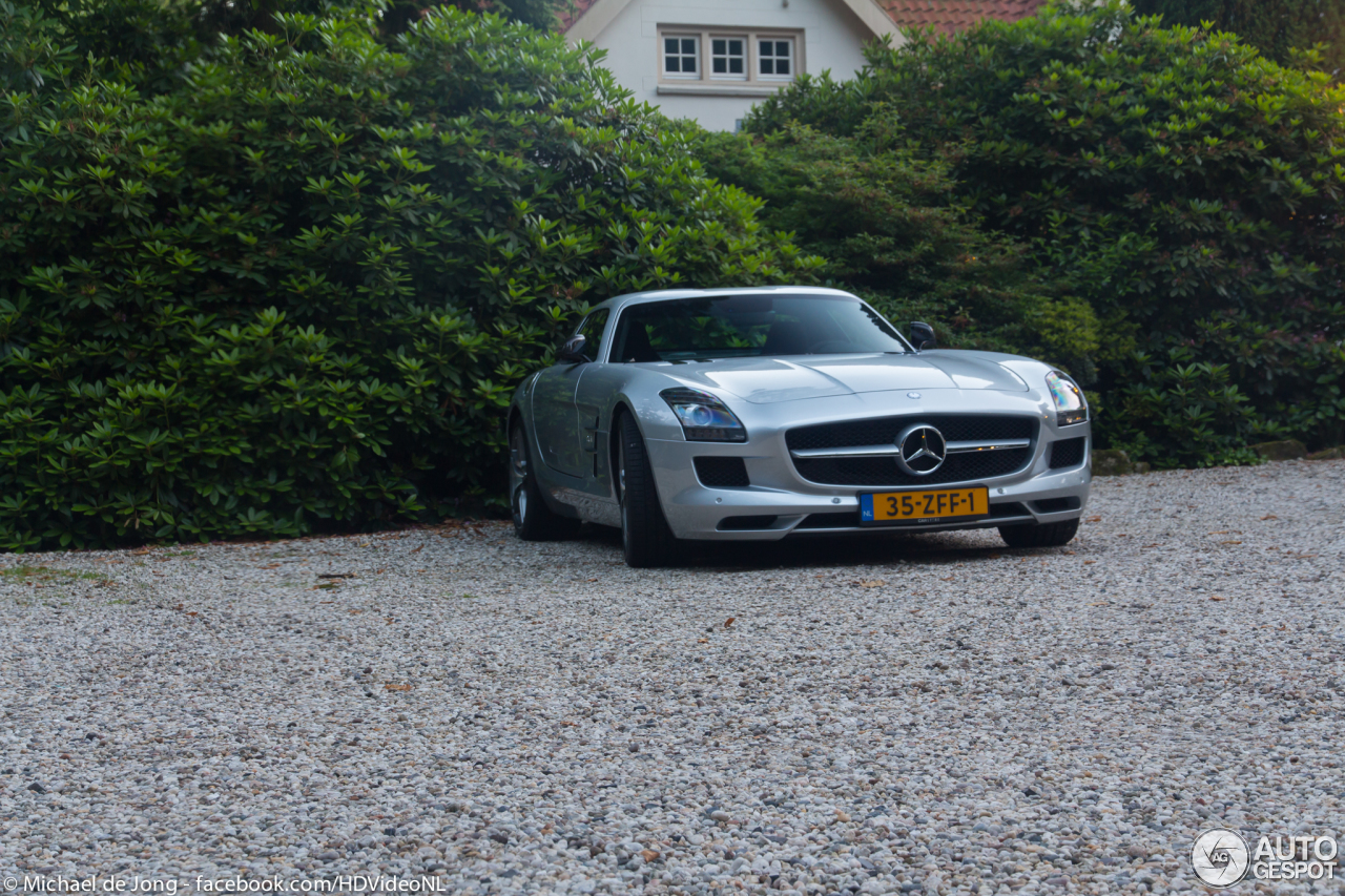 Mercedes-Benz SLS AMG