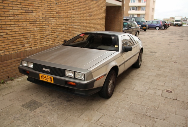 DeLorean DMC-12