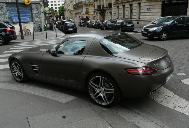 Mercedes-Benz SLS AMG