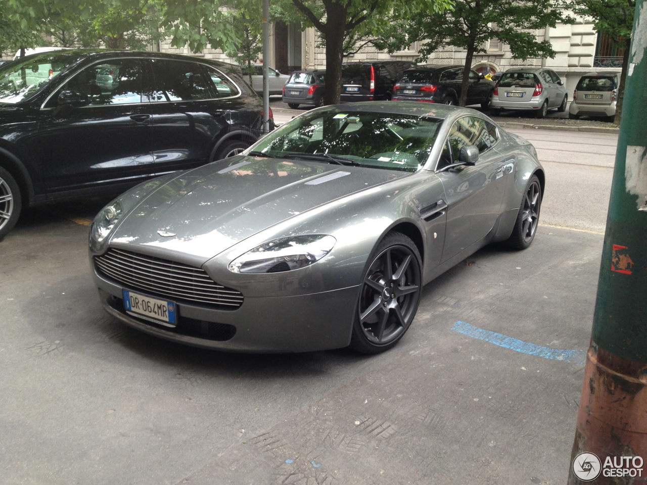 Aston Martin V8 Vantage