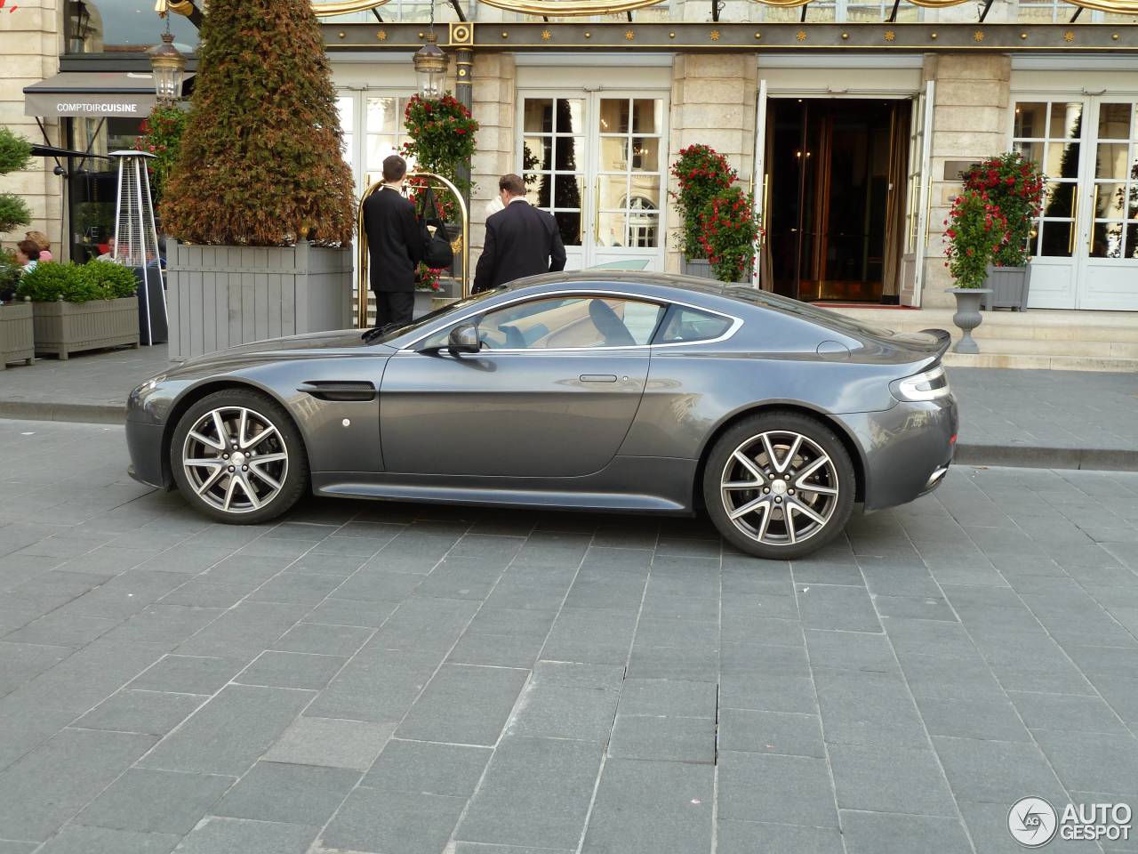 Aston Martin V8 Vantage S