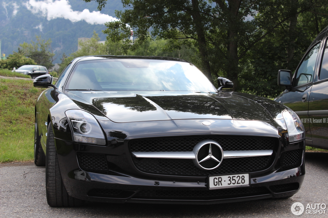 Mercedes-Benz SLS AMG