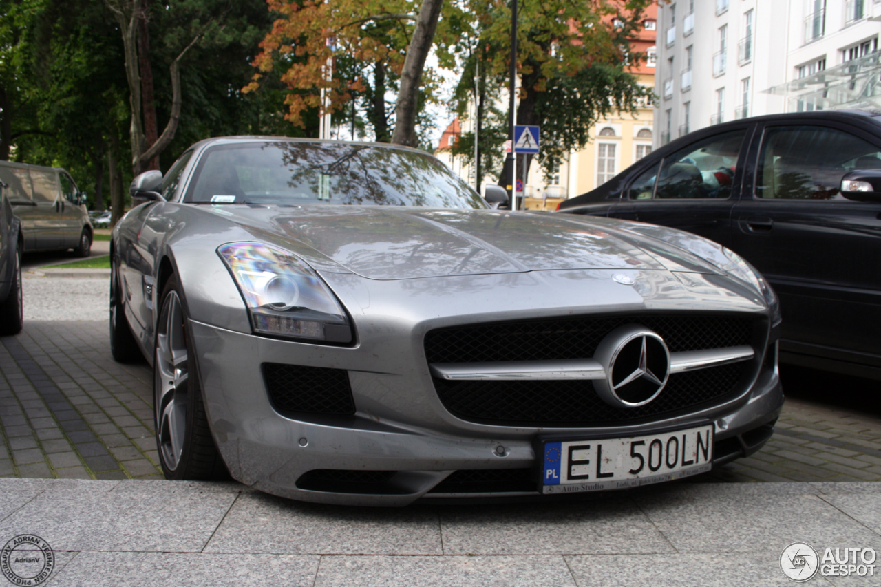 Mercedes-Benz SLS AMG