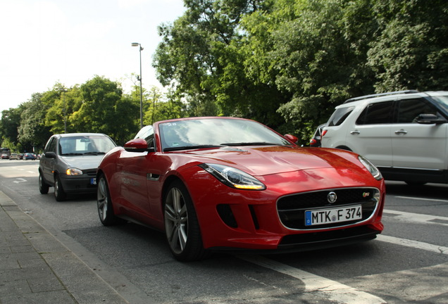 Jaguar F-TYPE S V8 Convertible