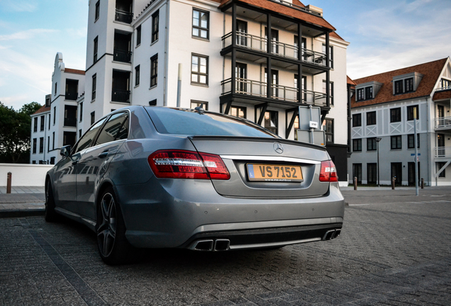 Mercedes-Benz E 63 AMG W212 V8 Biturbo