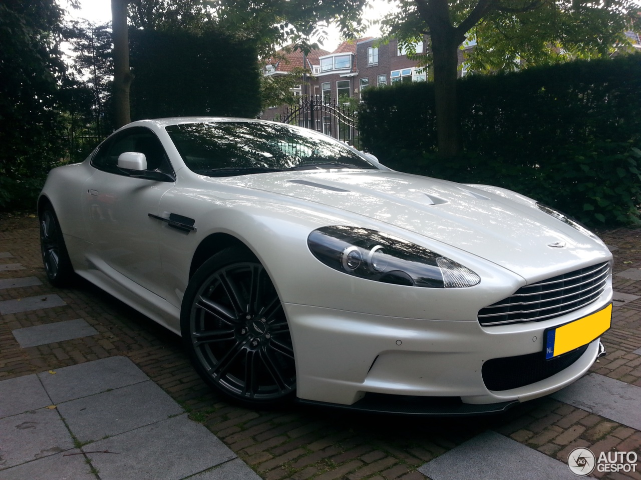 Aston Martin DBS