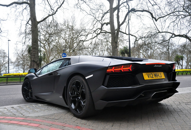 Lamborghini Aventador LP700-4