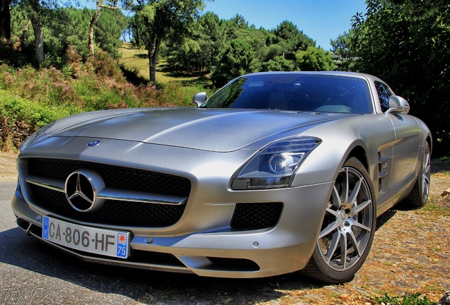 Mercedes-Benz SLS AMG