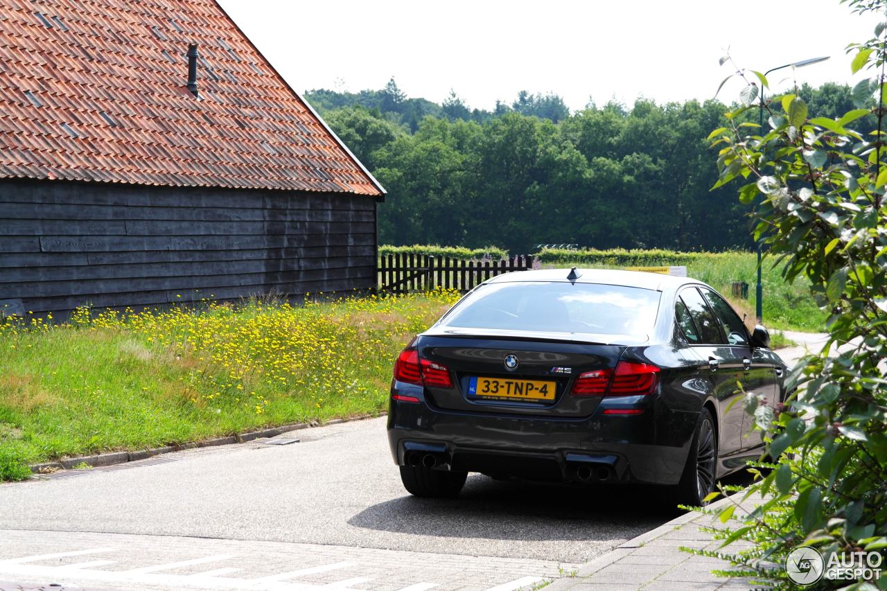 BMW M5 F10 2011