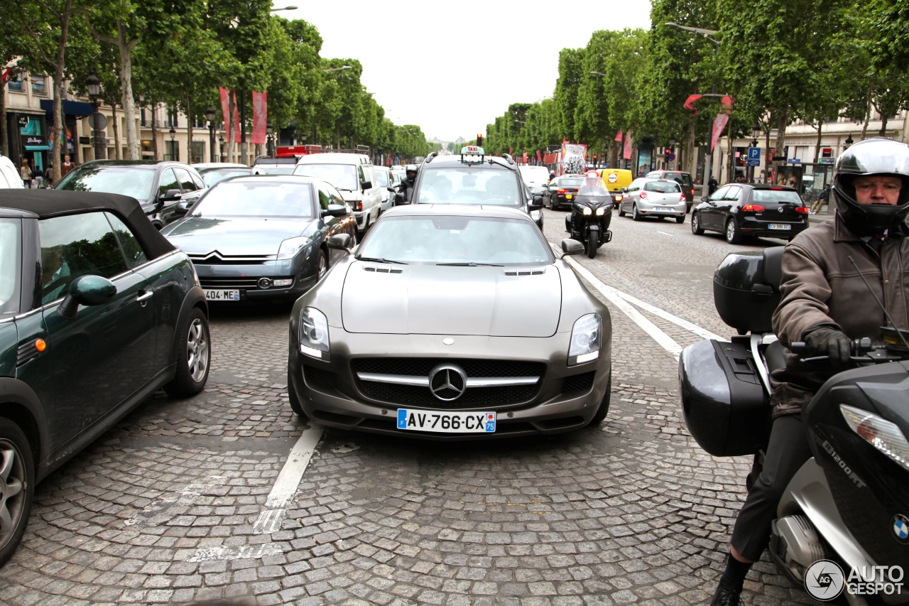 Mercedes-Benz SLS AMG