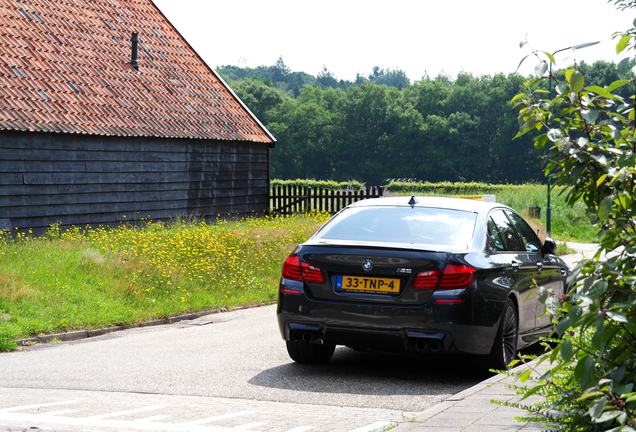 BMW M5 F10 2011