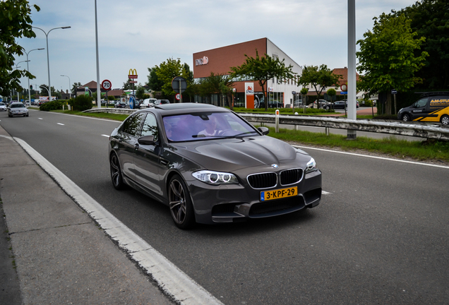 BMW M5 F10 2011