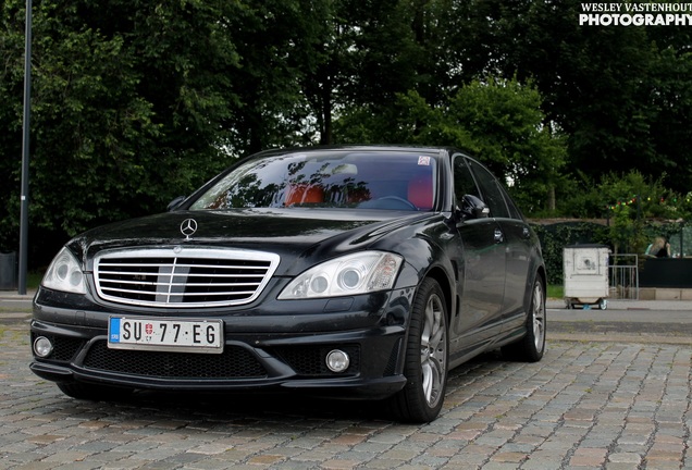 Mercedes-Benz S 65 AMG V221