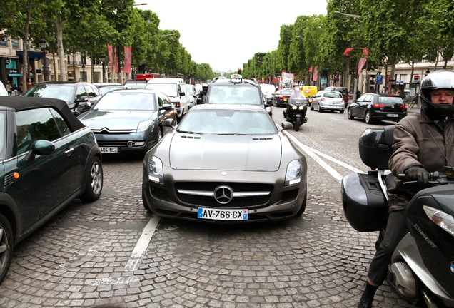 Mercedes-Benz SLS AMG