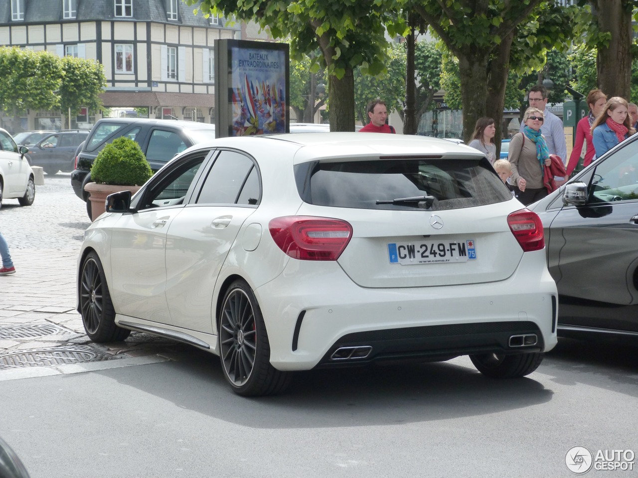 Mercedes-Benz A 45 AMG