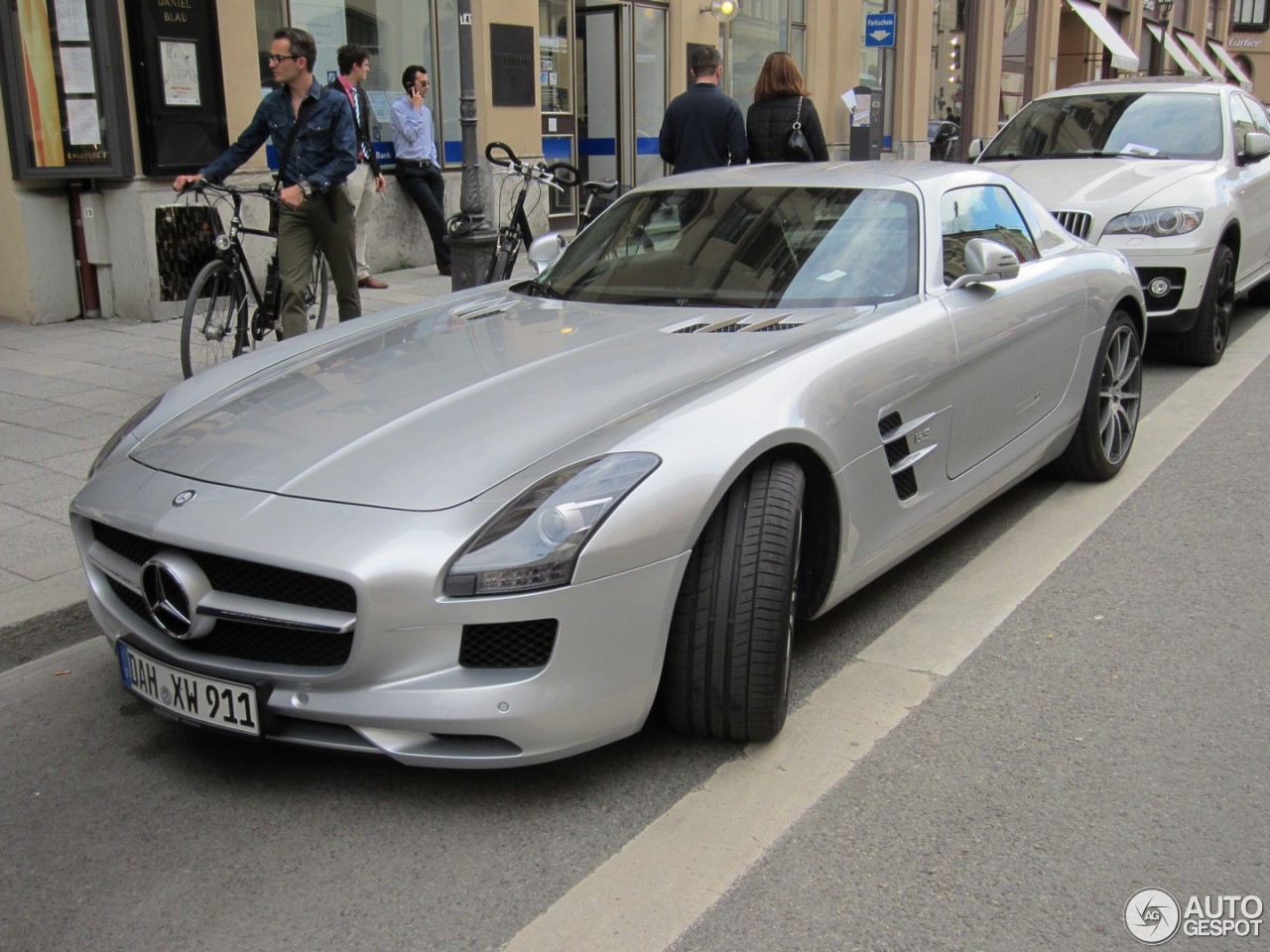 Mercedes-Benz SLS AMG