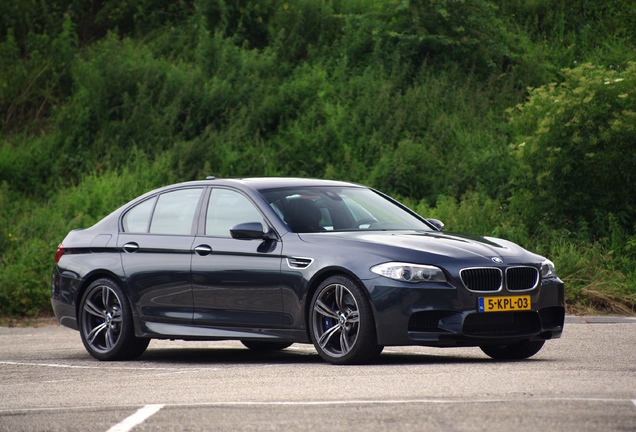 BMW M5 F10 2011