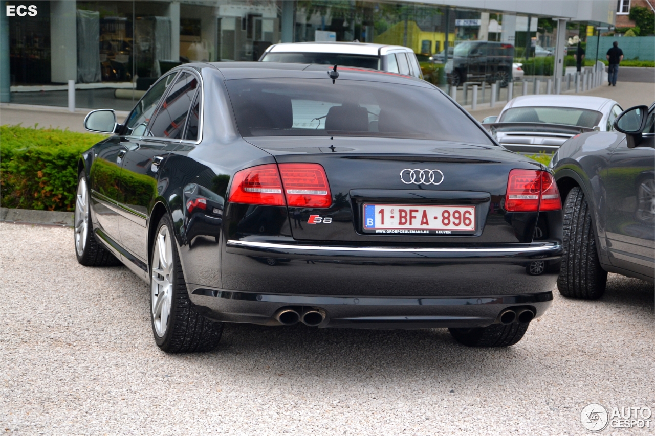 Audi S8 D3